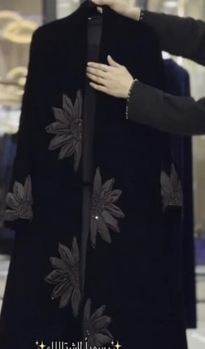 عباية شتويه بتصميم الورده