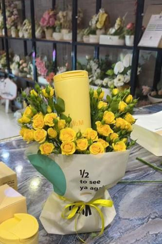 مق هاف مليون مع باقة ورد