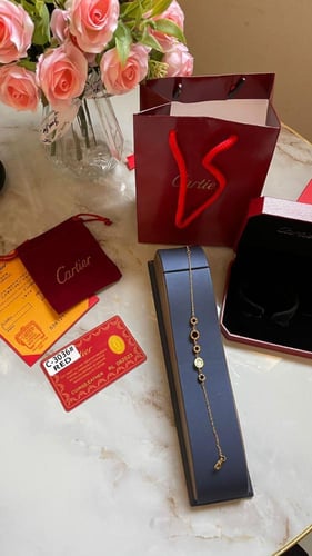 هديه نسائيه انيقه من كارتير