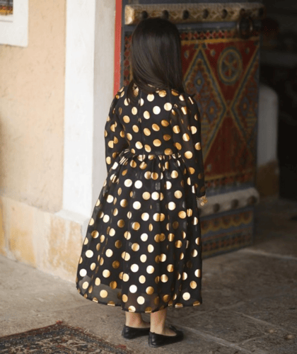 فستان اسود بتصميم جديد مع هامة الراس