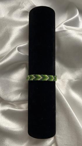 V woven bracelet green