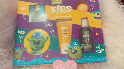 بوكس الاستحمام للبنوتات