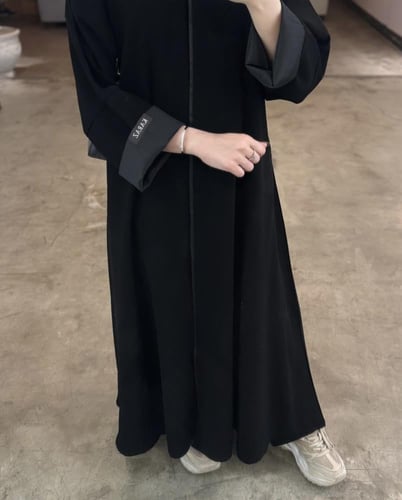 عباية كرز اسود