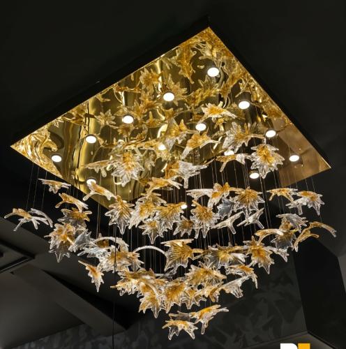 ثريا مربع اوراق يوجد مقاسات اللون عسلي وشفاف