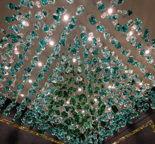 ثريا مربع بتصميم مميز طول وعرض 120 سم لون اخضر و ش...