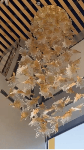 ثريا اوراق عسلي وشفاف لدرج والدبل هايت طول 3 متر