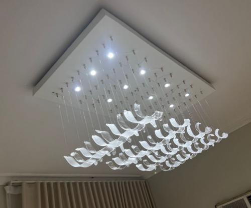 ثريا مستطيل بتصميم مميز طول150 سم وعرض 80 سم