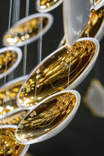 ثريا اوراق ابيض وذهبي مميز درج ودبل هاي ت فيها 150...