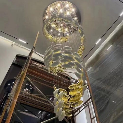 ثريا اوراق ابيض وذهبي مميز درج ودبل هاي ت فيها 150...