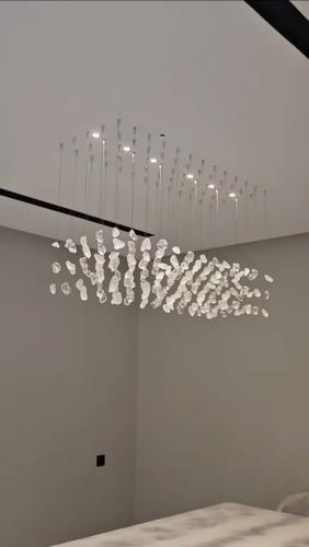 ثريا مودرين الاحجار طول 100سم وعرض40سم لون شفاف مع...