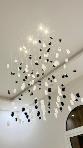 ثريا احجار بتصميم مميز وجذاب طول 60 سم وعرض 40سم ل...