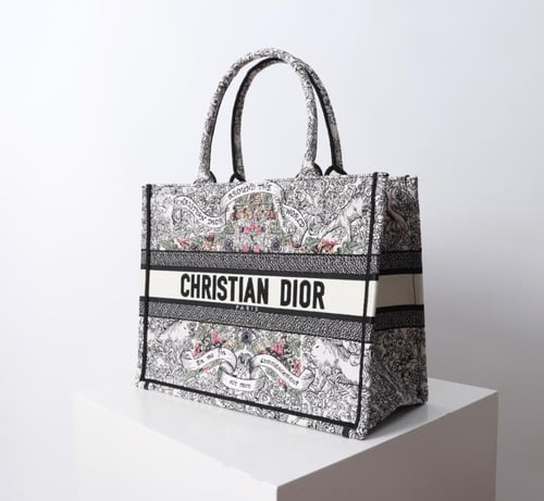 شنطة ديور Book Tote مقاس .36.5 سم