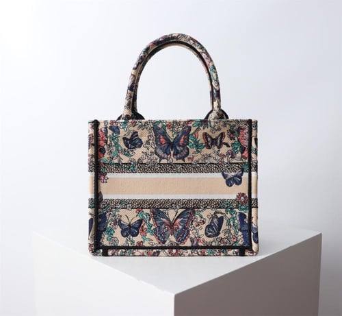 شنطة ديور Book Tote مقاس 26.5 سم