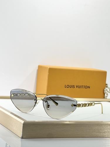 Louis Vuitton brand glasses, size 64*13*136