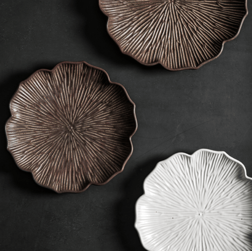 طبق تقديم فلورا