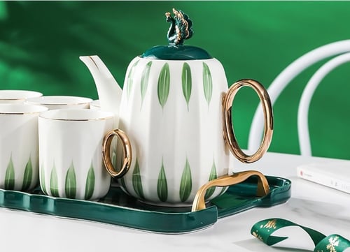 طقم شاي مع ابريق