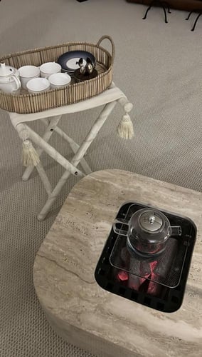 مدفأة من رخام الترافنتينو