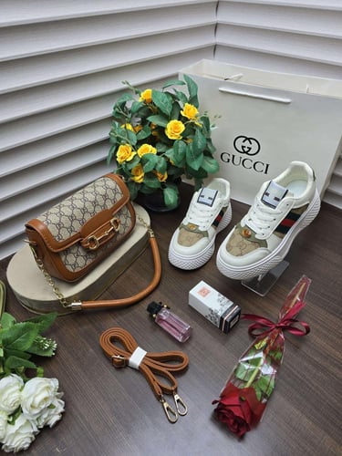 طقم قوتشي شنطه وشوز سبورت بوكس نسائي