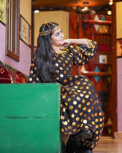 فساتين للبنات ليوم التأسيس انيق