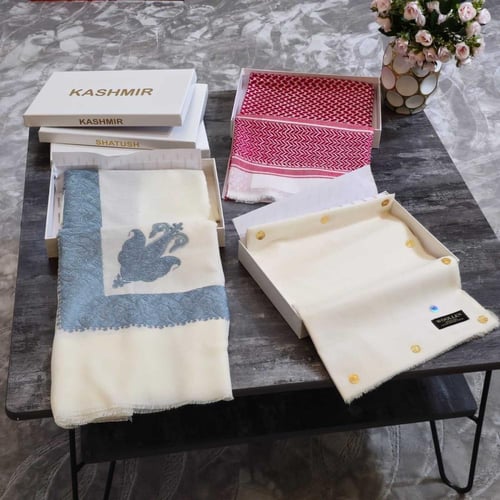 غترة كشميري بنقشة و ساده شماغ شاتوش احمر