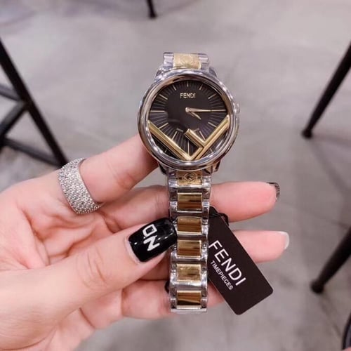 ساعه فندي نسائي
