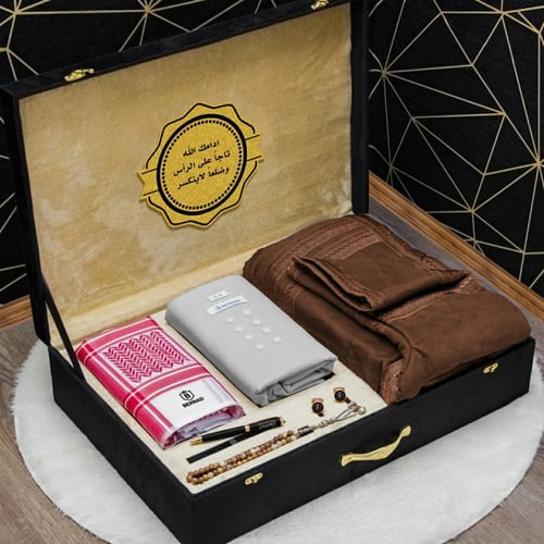 طقم شتوي مع فروه متوفر عده الوان