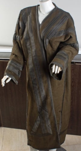 فروه شتوي رجالي بتصميم ملكي