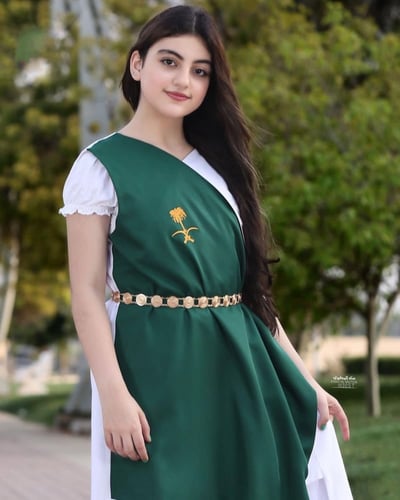 ملابس فستان اليوم الوطني 95