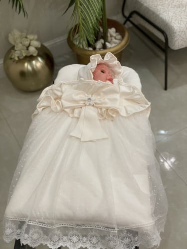 مدس وقبعه اوف وايت