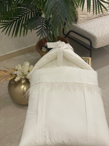 مدس مواليد سكري فاتح أقرب للأبيض