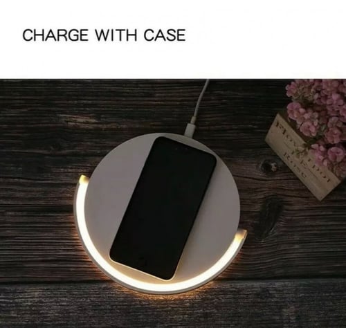 مصباح طاولة ليلي بشاحن لاسلكي