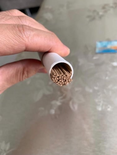 عبوات أعواد الكمبودي فارغة او معبأة