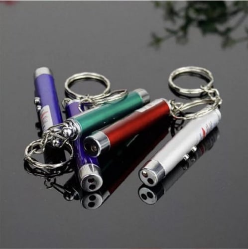 لعبة الليزر للقطط