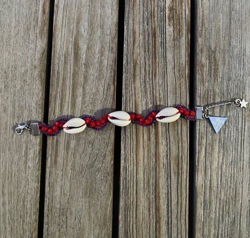 اسوارة حمراء | Red Bracelet