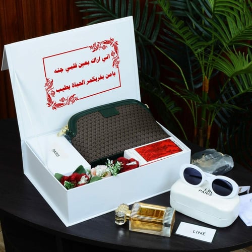بوكس هدية نسائي حديث بشنطة راقية مع إكسسوارات مميز...