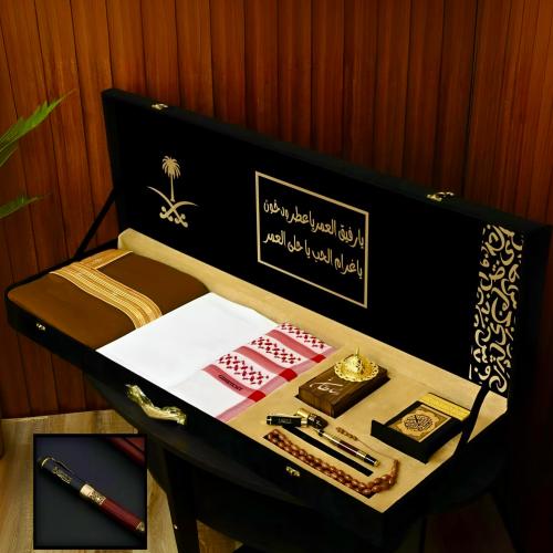 بوكس إهداء رجالي فخم بمشلح مع مجموعة منتجات راقية