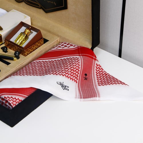 بوكس هدية عيد ملكية خاصة بلمسة فخامة استثنائية