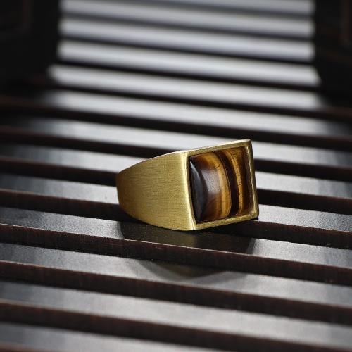 خاتم فضة أنيق بحجر مربع مميز عقيق عين النمر الطبيع...