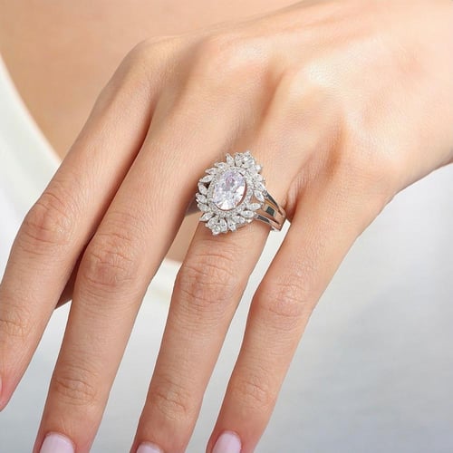 خاتم فضة فخم و متألق بأحجار سوارفيسكي بيضاء متلألئ...