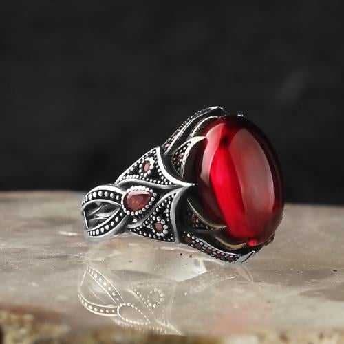 خاتم فخم بصياغة مميزة من الفضة الخالصة مرصع بحجر ا...