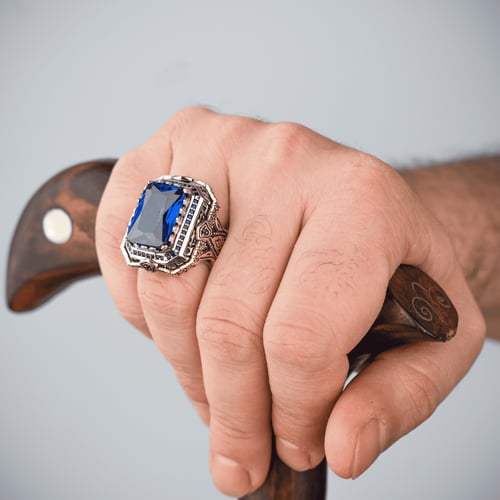 خواتم فاخرة بصياغة يدوية فائقة وتفاصيل دقيقة من ال...