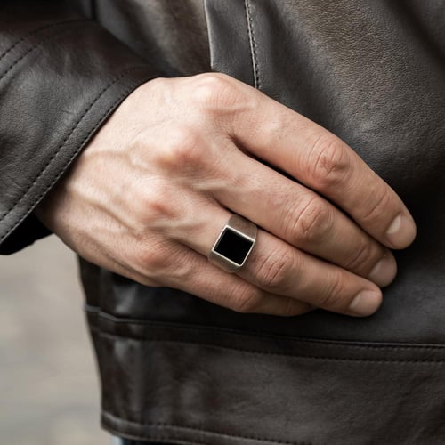 خاتم أنيق من الفضة المطفية الخالصة مرصع بحجر أونكس...