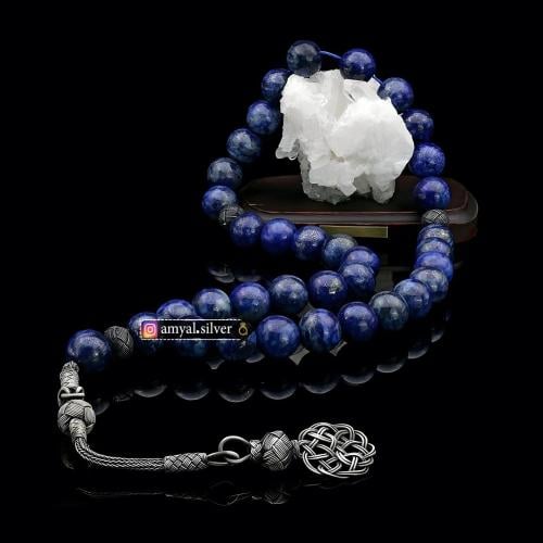 سبحة راقية من أحجار اللازورد برأس فضة خالصة عيار 1...