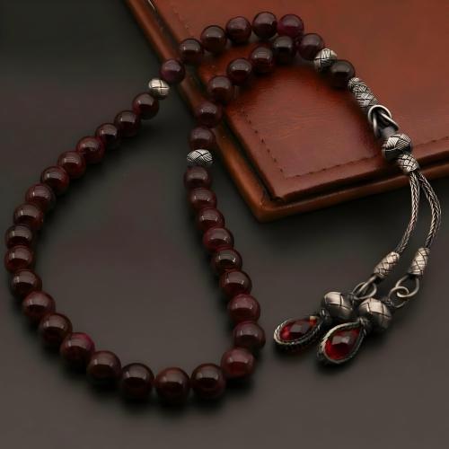 سبحة مميزة من أحجار الجرانيت الطبيعي وبشرابة من ال...