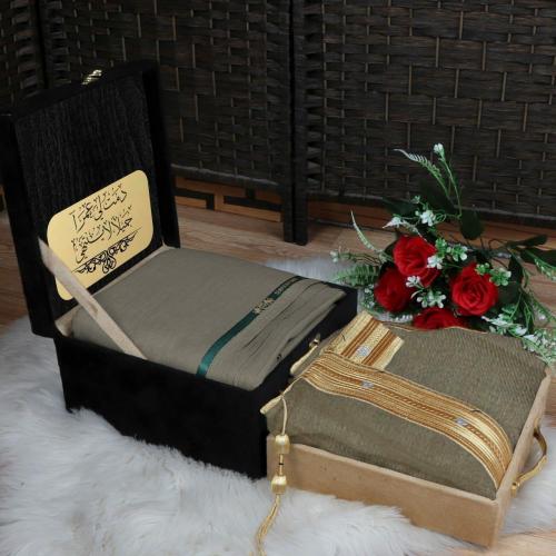 بوكس إهداء رجالي فاخر طابقين، بقماش شتوي راقي ومشل...