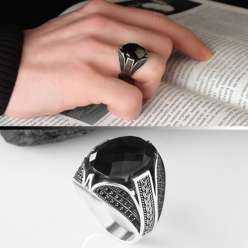 خاتم بصياغة راقية من الفضة الخالصة - مرصع بحجر زرك...