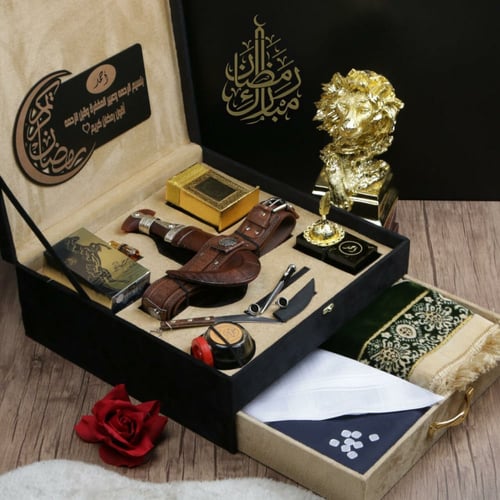 بوكسات إهداء رمضانية فخمة بتصميم خاص للإسم والعبار...