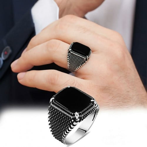 خاتم مميز مصاغ من الفضة الخالصة عيار 925 - بحجر عق...