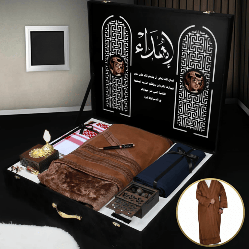 بوكس شتوي رجالي فاخر يتميز بخلفية خشب راقية بصورة...