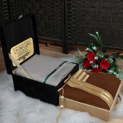 بوكس إهداء رجالي فاخر طابقين، بقماش شتوي راقي ومشل...